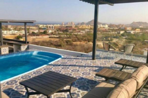 Lovely 3BR condo with Pool FREE Parking